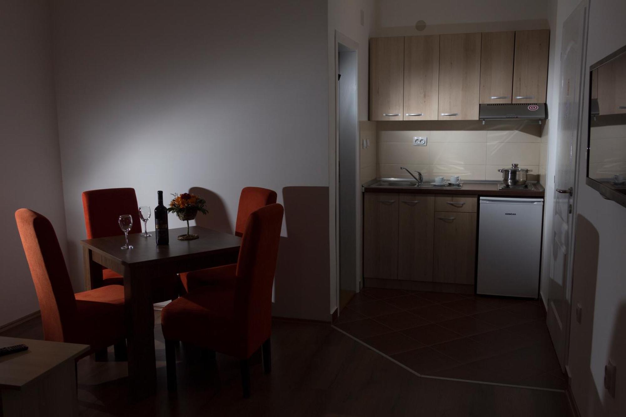 Kety Apartments Kragujevac Pokoj fotografie